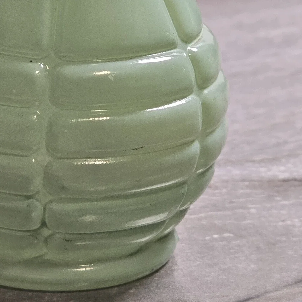 Vintage Jadeite Uranium Glass Powder Jar Shaker Base Art Deco 4” UV Reactive Glo